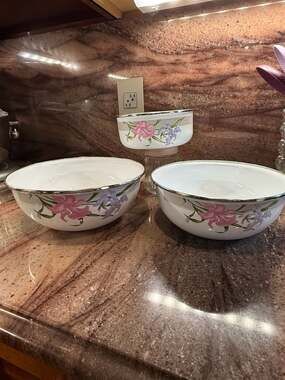 GMI Iris Floral Enamel Nesting Mixing Bowls Set of 3